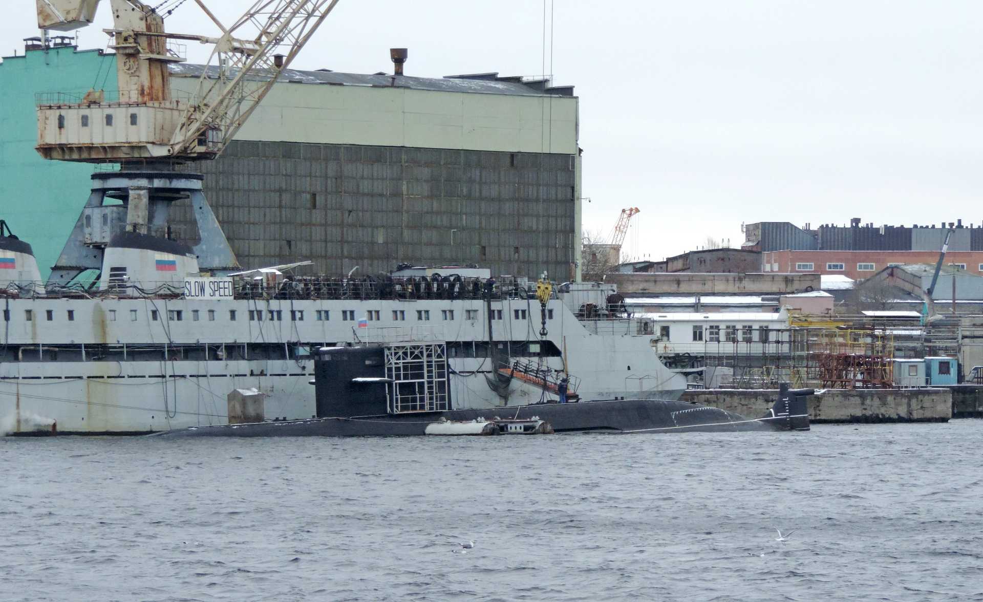 The B-587 Velikiye Luki was launched on December 23, 2022, participated in the Main Naval Parade in July 2023, and commenced sea trials on December 21, 2023, which have repeatedly continued throughout 2024 and 2025. (Picture source: Curious)