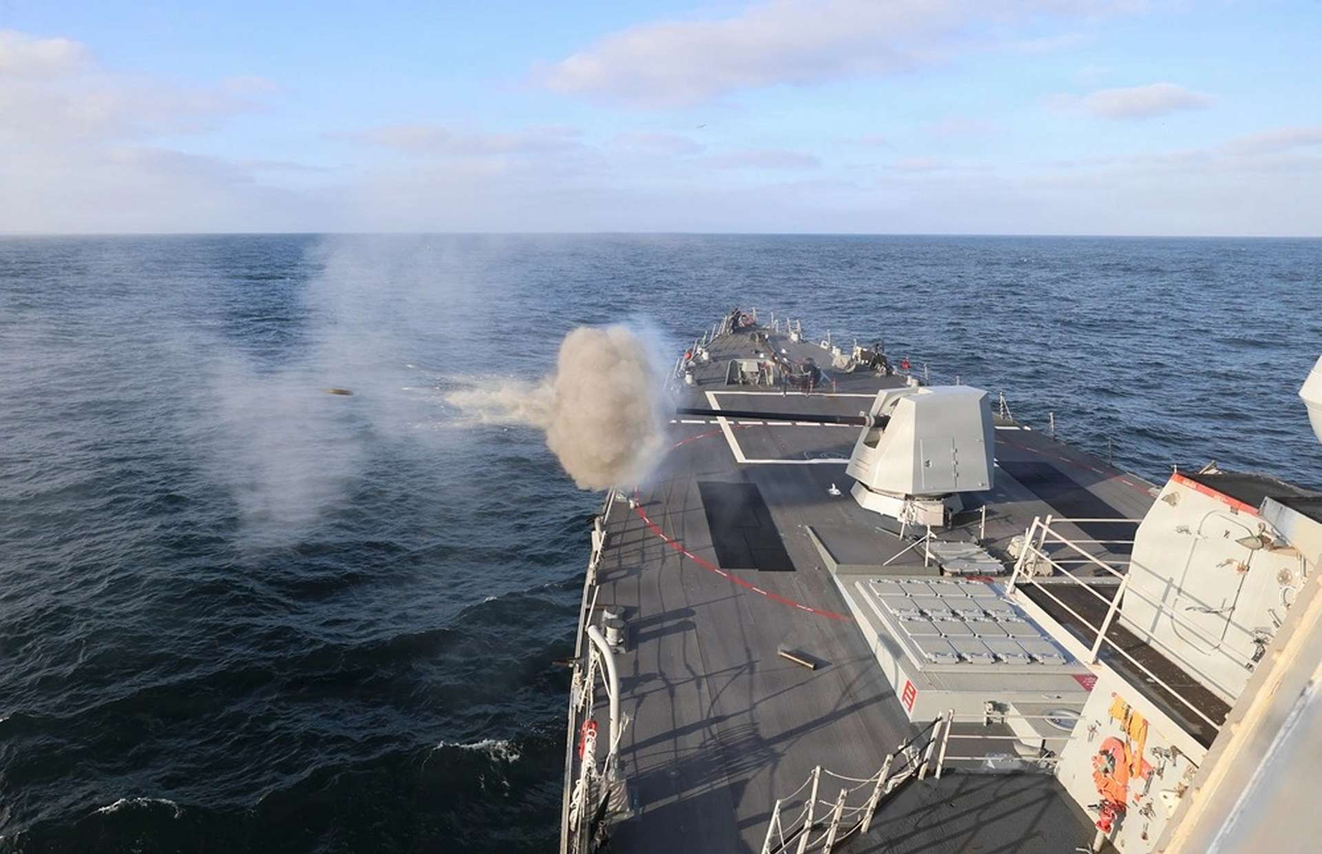 USS Paul Ignatius (DDG 117) conducts a Naval Surface Firing Support live fire in the Atlantic, showcasing the destroyer’s readiness and the continued relevance of 5-inch naval gunfire during Sixth Fleet operations (Picture source: U.S. DoW).