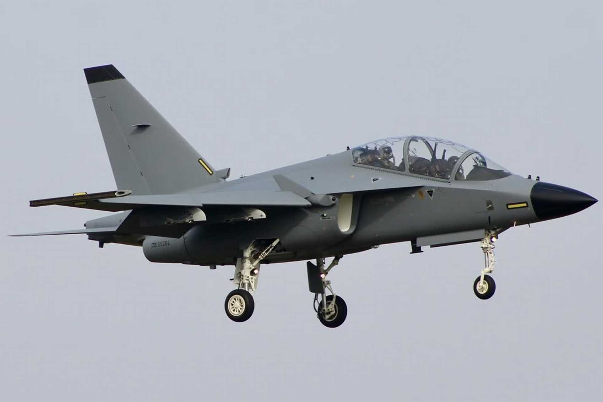 The M-346FA is powered by two Honeywell F124-GA-200 turbofan engines, each producing 28 kN of thrust, and is designed to act as both a twin-seat advanced jet trainer and a light combat aircraft. (Picture source: X/Defense News Nigeria)