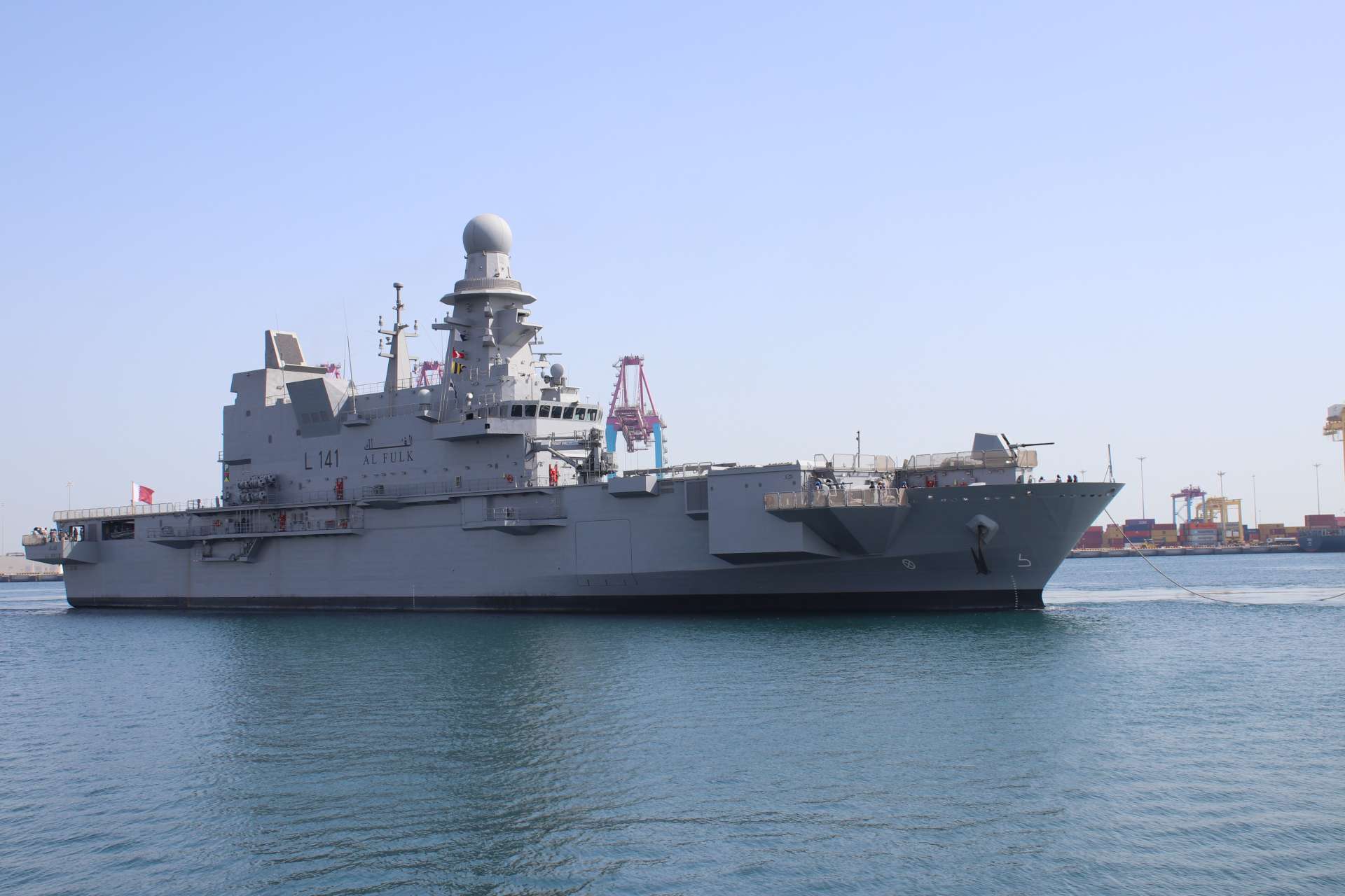 QENS Al Fulk is Qatar’s amphibious flagship, combining an LPD mission with area air defense. With Sylver A50 VLS for Aster interceptors and a Kronos Power Shield-supported sensor suite, it can act as a forward missile-defense node while carrying troops, vehicles, and landing craft for amphibious operations (Picture source: Army Recognition Group).