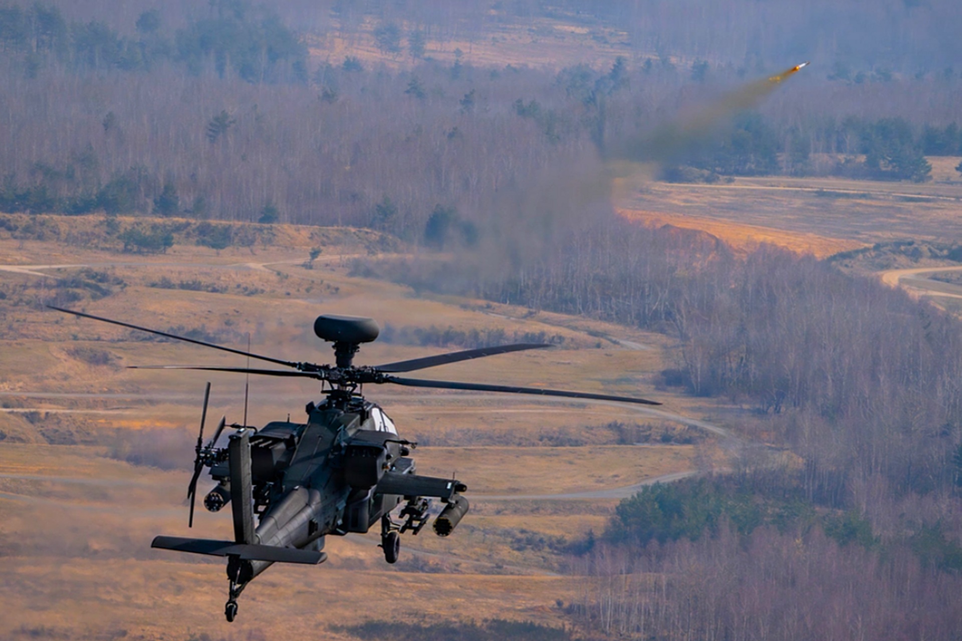 A U.S. Army AH-64E Apache demonstrated its emerging counter-drone role by engaging an unmanned aerial system during Operation Skyfall in Germany, underscoring NATO&rsquo;s push to adapt existing combat aircraft to the growing drone threat on its eastern flank (Picture Source: U.S. Army)