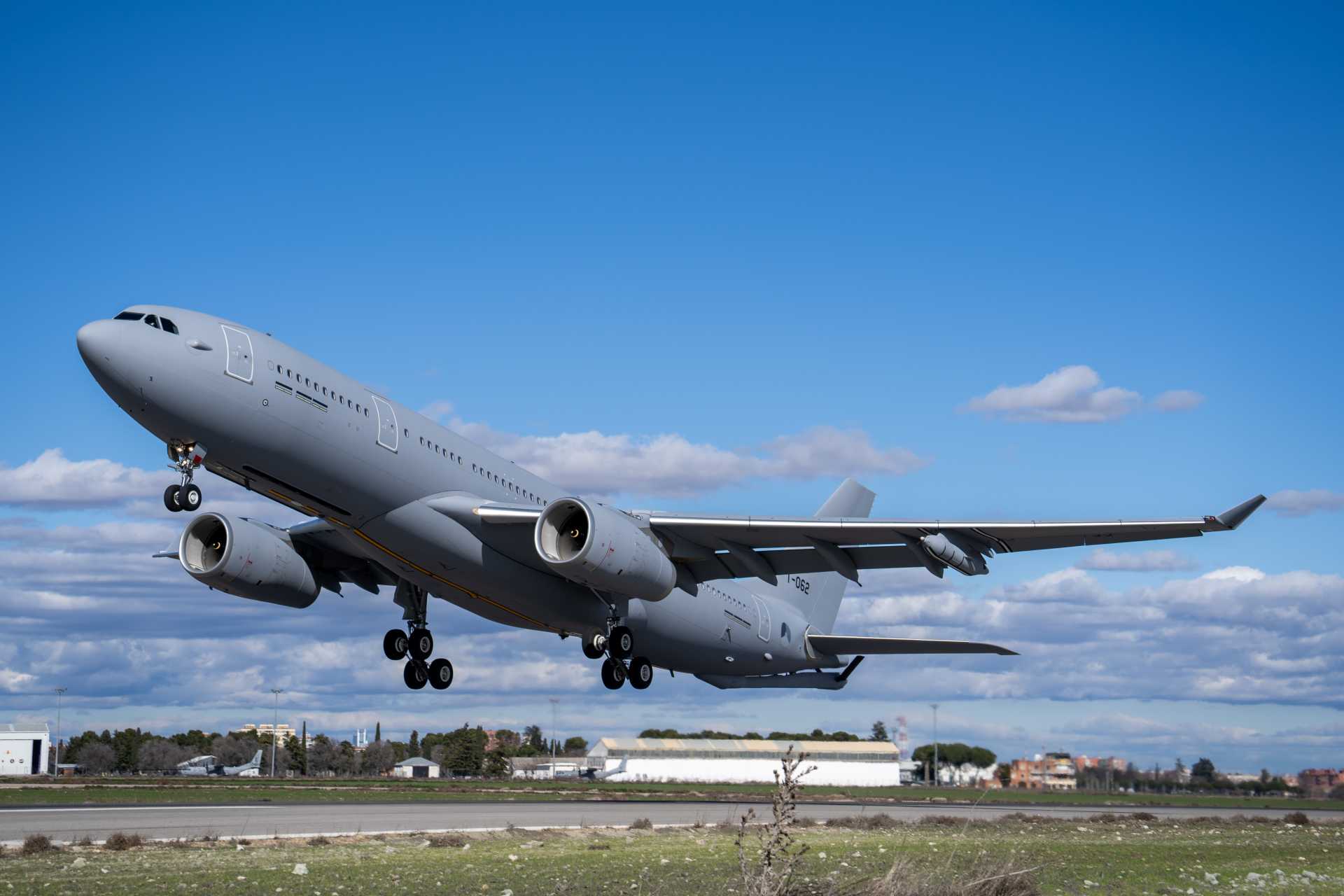 Compared with the KC-46A Pegasus, the Airbus A330 MRTT provides roughly 15-16% more fuel capacity, 50% greater cargo payload, and 160 to 200% higher passenger transport capacity, while also operating inside a much larger multinational support and sustainment network.(Picture source: Airbus)