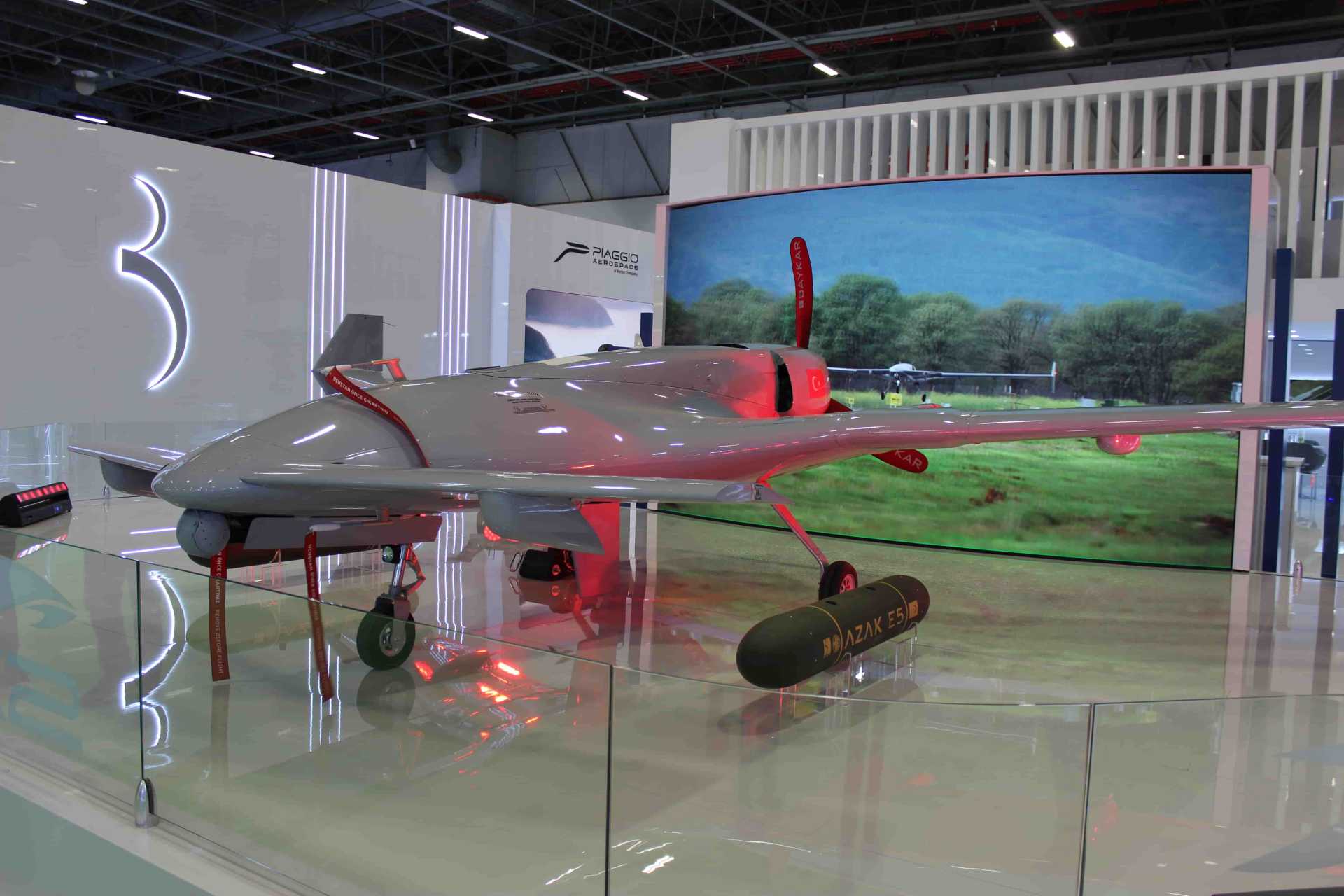 The Baykar K2 combines four key capabilities (long-range strike, heavy payload capacity, autonomous swarm coordination, and the ability to operate without GPS), allowing it to hit targets at long distances even in heavily jammed environments. (Picture source: Army Recognition)