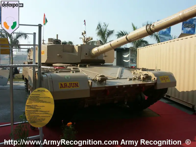 La nouvelle version modernisée du char de combat Indien Arjun sera prête pour une série de tests en juin de cette année, qui devrait aboutir à la mise en service de l’Arjun Mk-II au sein des forces armées indiennes, avec des capacités de tirer des missiles et équipé d’un nouveau télémètre laser. 