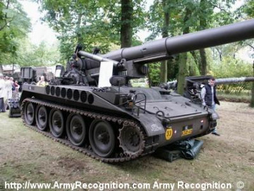 Click to enlarge image m110_self-propelled_howitzer_netherlands_007.JPG