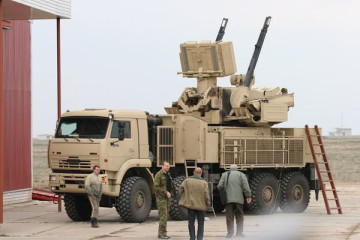 Click to enlarge image Pantsir-S1_Pantsyr-S1_air_defense_missile_system_anti-aircraft_gun_sa-22_greyhound_Russia_Russian_army_015.jpg