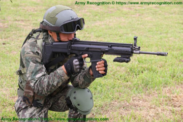 Click to enlarge image SCAR-L_Light_5-56mm_assault_rifle_FN_Herstal_Belgian_Belgium_firearms_manufacturer_800_003.jpg