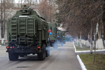 Click to enlarge image 1RL257_Krasukha-4_broadband_multifunctional_jamming_station_electronic_warfare_system_Russia_Russian_army_005.jpg