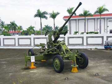 Click to enlarge image M1_40mm_Bofors_anti-aircraft_gun_United_States_American_005.jpg