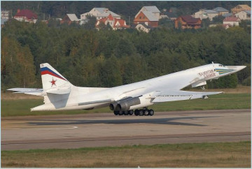 Click to enlarge image Tu-160_Blackjack_Tupolev_strategic_bomber_aicraft_Russia_Russian_Air_Force_aviation_defence_industry_military_technology_002.jpg