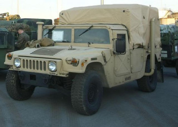 Click to enlarge image M1152A1_HMMWV_Humvee_AM_General_4x4_cargo_troop_carrier_tactical_vehicle_United_States_American_US_Army_002.jpg