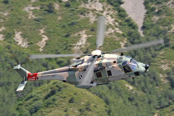 Click to enlarge image NH-90_TTH_multi-role_tactical_transport_helicopter_Eurocopter_France_French_aviation_defence_industry_008.jpg