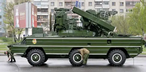Click to enlarge image SA-8_Gecko_Osa_9K33_low-altitude_surface-to-air missile_system_Russia_Russian_army_007.jpg