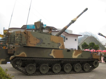 Click to enlarge image K9_thunder_self-propelled_howitzer_155_MM_South_Korea_South_Korean_Army_002.jpg