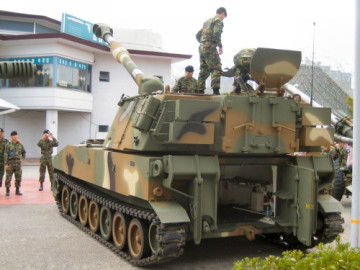 Click to enlarge image K9_thunder_self-propelled_howitzer_155_MM_South_Korea_South_Korean_Army_005.jpg
