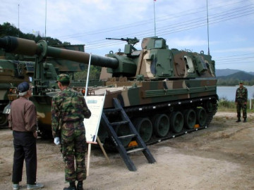 Click to enlarge image K9_thunder_self-propelled_howitzer_155_MM_South_Korea_South_Korean_Army_010.jpg