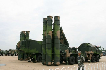 Click to enlarge image HQ-9_ground-to-air_medium-to-long_range_air_defense_missile_system_China_Chinese_army_defense_industry_004.jpg