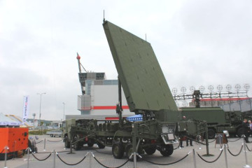 Click to enlarge image SR_surveillance_radar_SR_vehicle_MEADS_Medium_Extended_Air_Defense_Systems_United_States_004.jpg