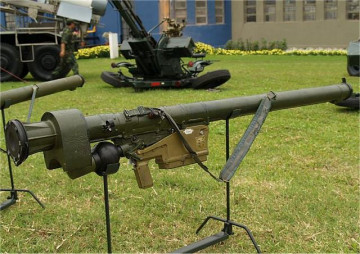 Click to enlarge image SA-18_Grouse_9K38_Igla_missile_portable_air_defense_missile_system_manpads_Russia_Russian_defence_industry_006.jpg