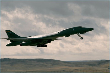 Click to enlarge image B-1_bomber_aicraft_United_States_US_American_Air_Force_USAF_aviation_aerospace_defence_industry_002.jpg