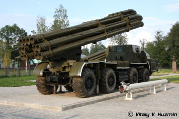 Click to enlarge image BM-30_9K58_Smerch_300mm_multiple_rocket_launcher_system_truck_8x8_MAZ-543M_Rusia_Russian_army_002.jpg