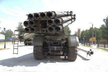 Click to enlarge image BM-30_9K58_Smerch_300mm_multiple_rocket_launcher_system_truck_8x8_MAZ-543M_Rusia_Russian_army_006.jpg