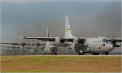 Click to enlarge image C-130_Hercules_military_transport_aircraft_USAF_Copyright_US_Air_Force_American_aviation_industry_004.jpg