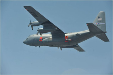 Click to enlarge image C-130_Hercules_military_transport_aircraft_USAF_Copyright_US_Air_Force_American_aviation_industry_008.jpg