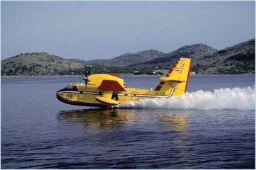 Click to enlarge image CL-415_Bombardier_415_amphibious_aircraft_wate_bomber_Canada_Canadian_aviation_industry_005.jpg