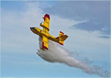 Click to enlarge image CL-415_Bombardier_415_amphibious_aircraft_wate_bomber_Canada_Canadian_aviation_industry_010.jpg