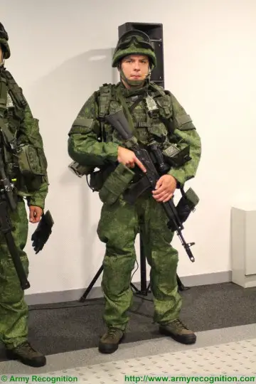 Click to enlarge image Ratnik_Russian_Future_Soldier_uniforms_individual_combat_equipment_gear_Russia_defence_industry_military_technology_013.jpg