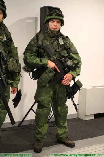 Click to enlarge image Ratnik_Russian_Future_Soldier_uniforms_individual_combat_equipment_gear_Russia_defence_industry_military_technology_014.jpg