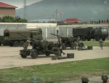 Click to enlarge image AF902_FCS-35mm_anti-aircraft_gun_air-defense_system_Norinco_China_Chinese_army_indsutry_military_technology_003.jpg