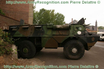 Click to enlarge image VAB_Renault_wheeled_armoured_vehicle_personnel_carrier_France_French_army_005.jpg