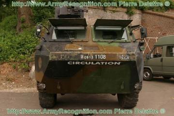 Click to enlarge image VAB_Renault_wheeled_armoured_vehicle_personnel_carrier_France_French_army_006.jpg