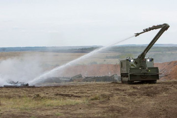 Click to enlarge image URAN-14_robotic_mine_clearance_and_firefighting_tracked_vehicle_system_Russia_Russian_army_military_equipment_003.jpg