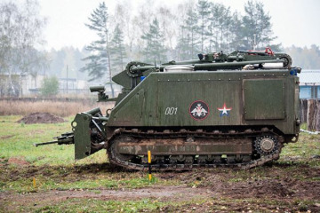 Click to enlarge image URAN-14_robotic_mine_clearance_and_firefighting_tracked_vehicle_system_Russia_Russian_army_military_equipment_004.jpg