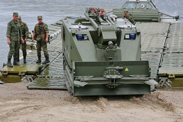 Click to enlarge image URAN-14_robotic_mine_clearance_and_firefighting_tracked_vehicle_system_Russia_Russian_army_military_equipment_009.jpg