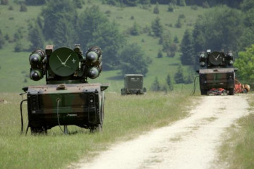 Click to enlarge image Crotale_firing_unit_low-altitude_surface-to-air_missile_system_France_French_army_016.jpg