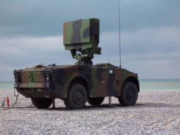 Click to enlarge image Crotale_acquisition_unit_low-altitude_surface-to-air_missile_system_France_French_army_front_side_view_004.jpg