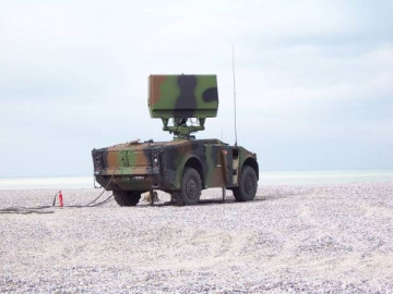 Click to enlarge image Crotale_acquisition_unit_low-altitude_surface-to-air_missile_system_France_French_army_front_side_view_005.jpg