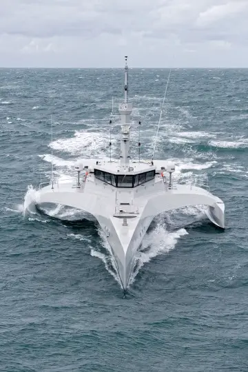 Click to enlarge image Ocean_Eagle_43_patrol_vessel_CMN_Constructions_Mecaniques_de_Normandie_picture_002.jpg