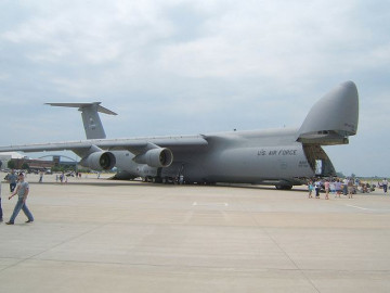 Click to enlarge image C-5_Galaxy_military_transport_aircraft_US_United_States_Air_Force_USAF_American_defence_aviation_industry_009.jpg
