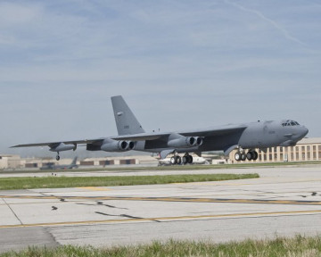 Click to enlarge image B_52_Stratofortress_datasheet_640_003.jpg