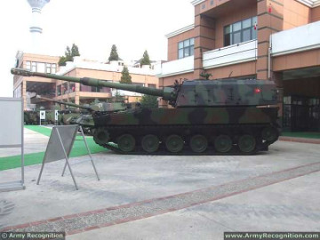 Click to enlarge image T-155_Firtina_155mm_tracked_self-propelled_howitzer_Turkey_Turkish_army_defence_industry_military_technology_008.jpg