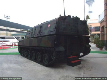 Click to enlarge image T-155_Firtina_155mm_tracked_self-propelled_howitzer_Turkey_Turkish_army_defence_industry_military_technology_010.jpg