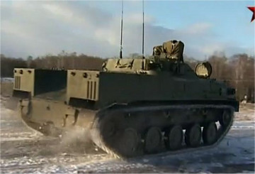 Click to enlarge image RHM-5_Povozka_D-1_NBC_reconaissance_airborne_tracked_armoured_vehicle_Russia_Russian_army_005.jpg