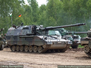 Click to enlarge image Pzh_2000_krauss_maffei_wegmann_self-propelled_howitzer_tracked_armoured_vehicle_German_Army_German_021.jpg
