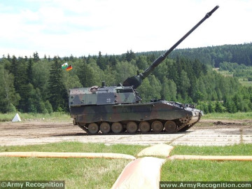 Click to enlarge image Pzh_2000_krauss_maffei_wegmann_self-propelled_howitzer_tracked_armoured_vehicle_German_Army_German_025.jpg