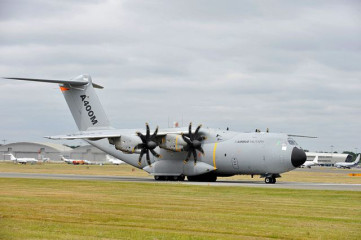 Click to enlarge image A400_Airbus_military_transport_aircraft_Spain_Spanish_aviation_air_defence_industry_010.jpg
